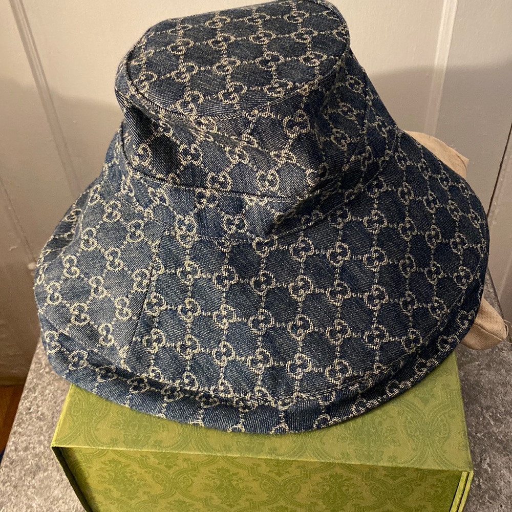 Authentic Gucci bucket hat